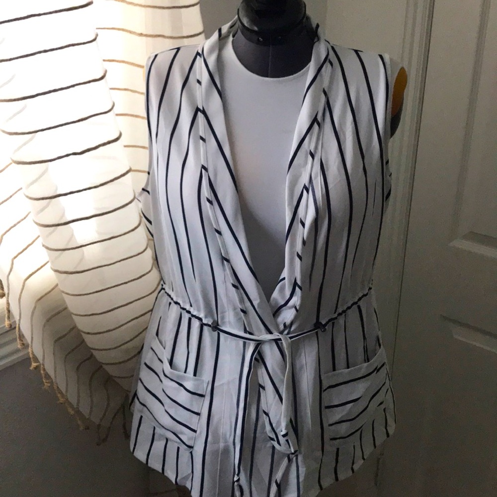 Drapey wrap cardigan shirt. White with Blue stripe